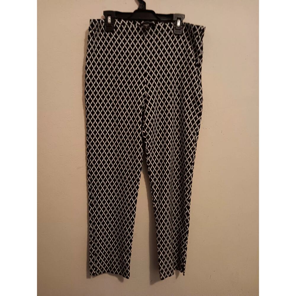 Karen Kane pants, Women's size L black & white diamond pattern Stretch Cropped